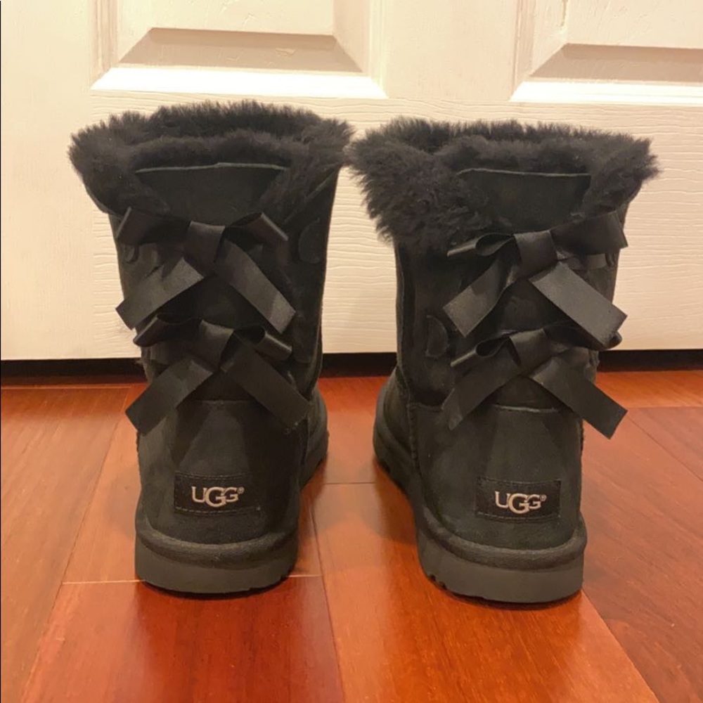 COPY- UGGS bailey black bow